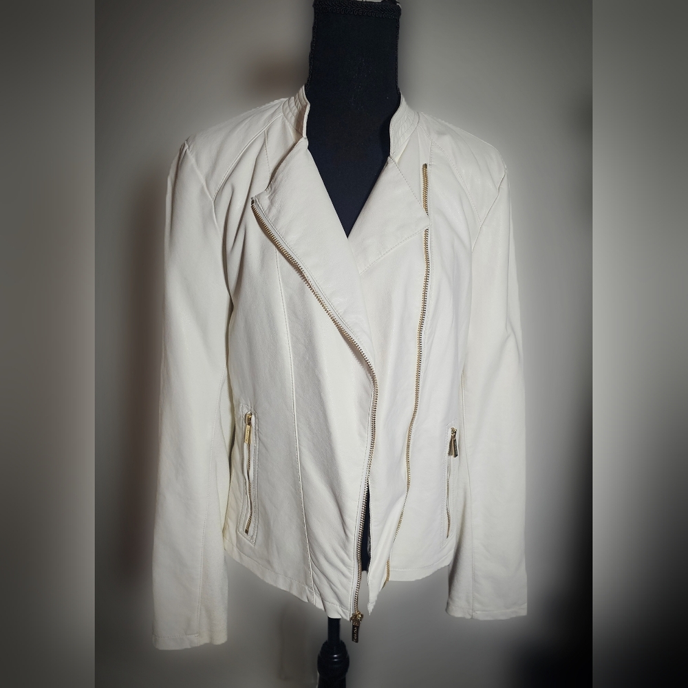 Women's White Zippered Jacket